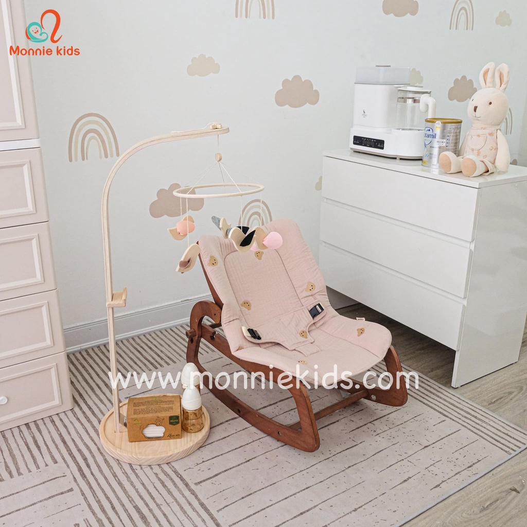 Ghế bập bênh cho bé Mochee , ghế bập bênh thân gỗ thêu gấu Rocking Chair - Monnie Kids