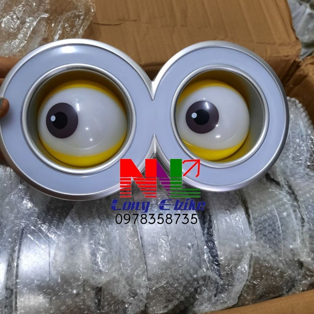 đèn mắt minion gắn xe điện gogo dibao. hoặc chế xe khác