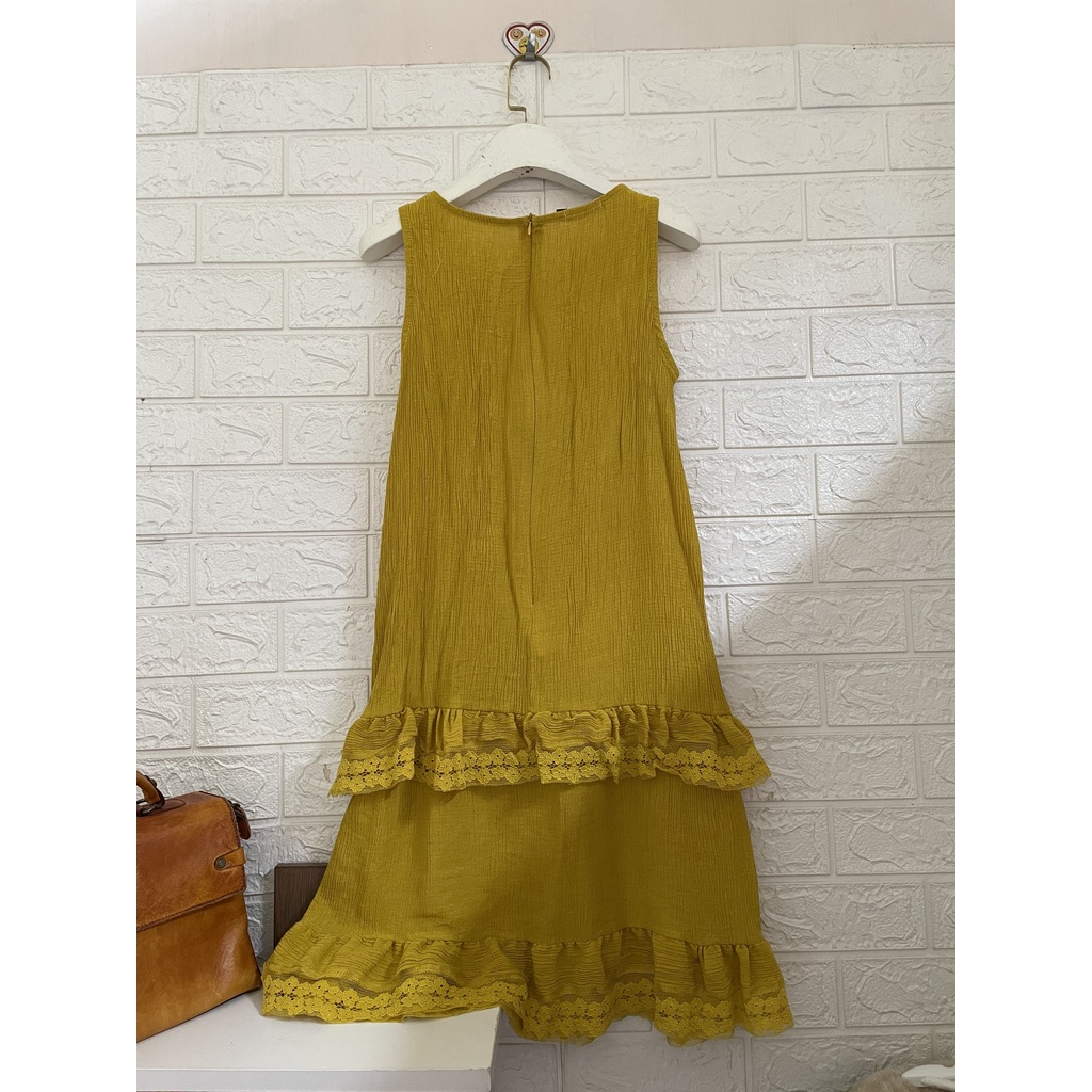 Đầm suông tầng phối ren