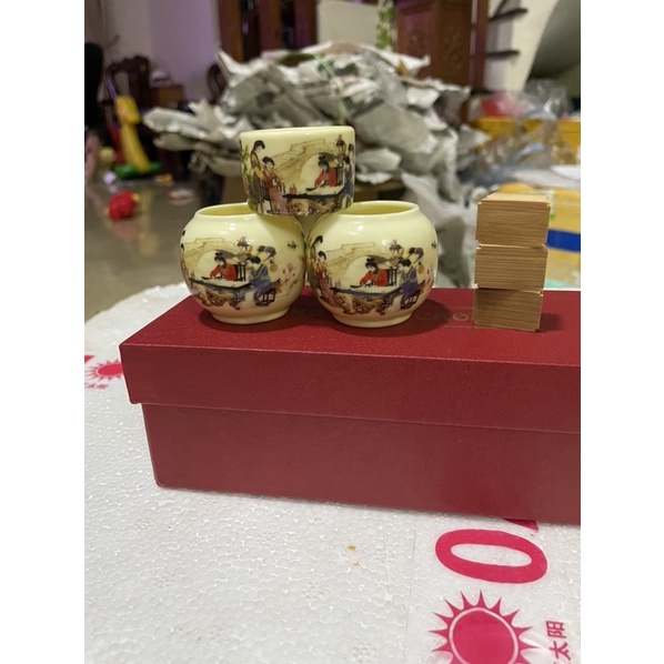 Cóng mào, choè tặng tai tàu
