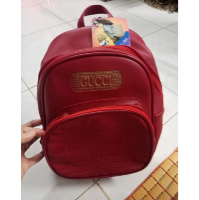 Balo  chỉ màu đỏ