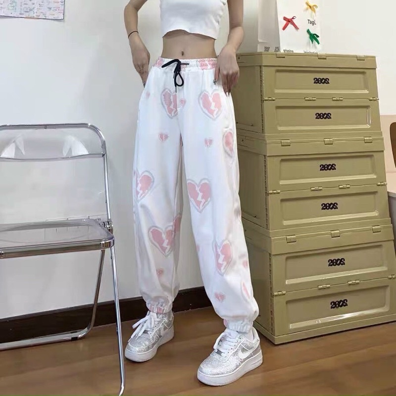 Quần Dài JOGGER HEART In Hình Trái Tim Bo Chun Form Rộng Dáng Suông Ulzzang