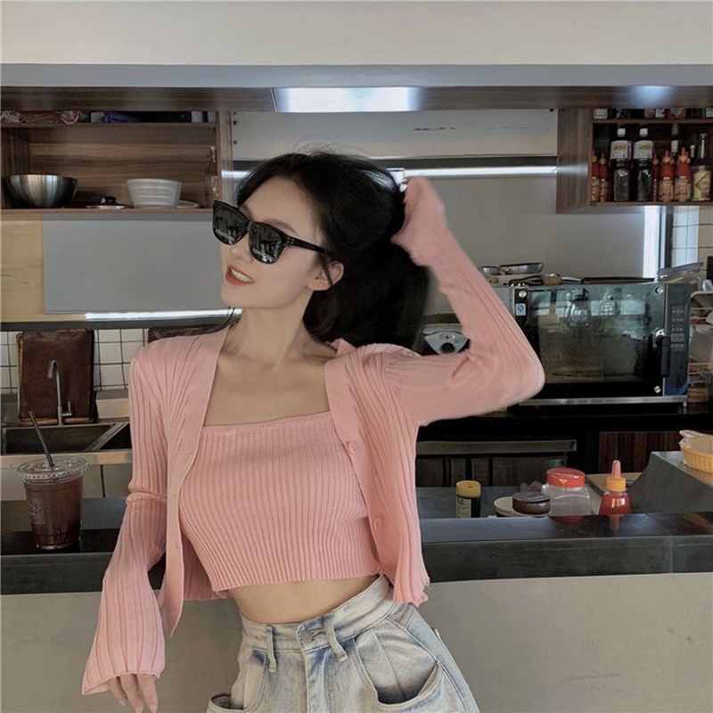 Áo croptop hai mảnh tay dài phong cách phương Tây