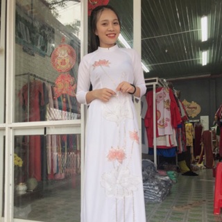 Áo dài hoa sen kết đá