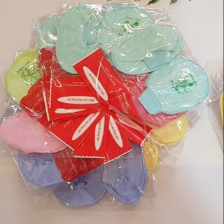 Bao tay, bao chân cho bé