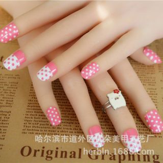 Com bo Sỉ móng giả