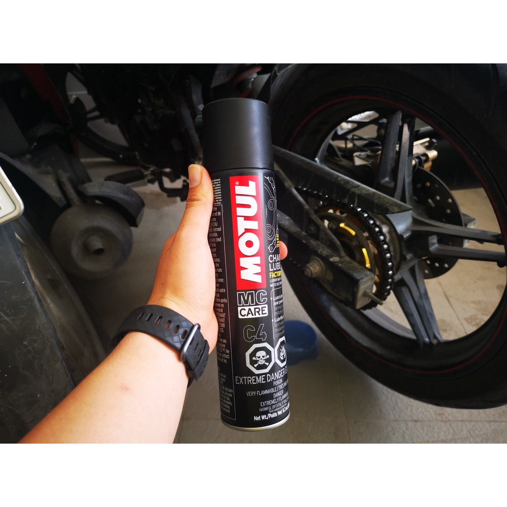 Dung Dịch Vệ Sinh Dưỡng Sên Cao Cấp Motul C4 400ml