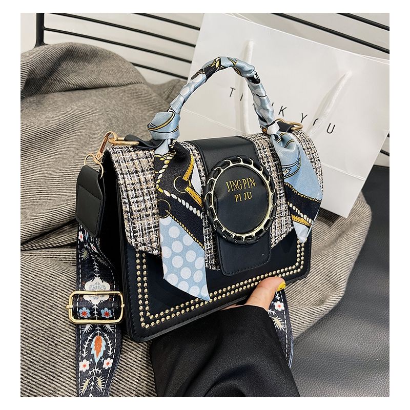 Túi xách nữ dáng vuông nhỏ gọn dễ phối đồ thời trang 2022