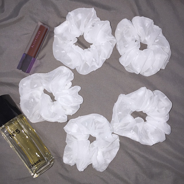 Cột scrunchies lụa mịn