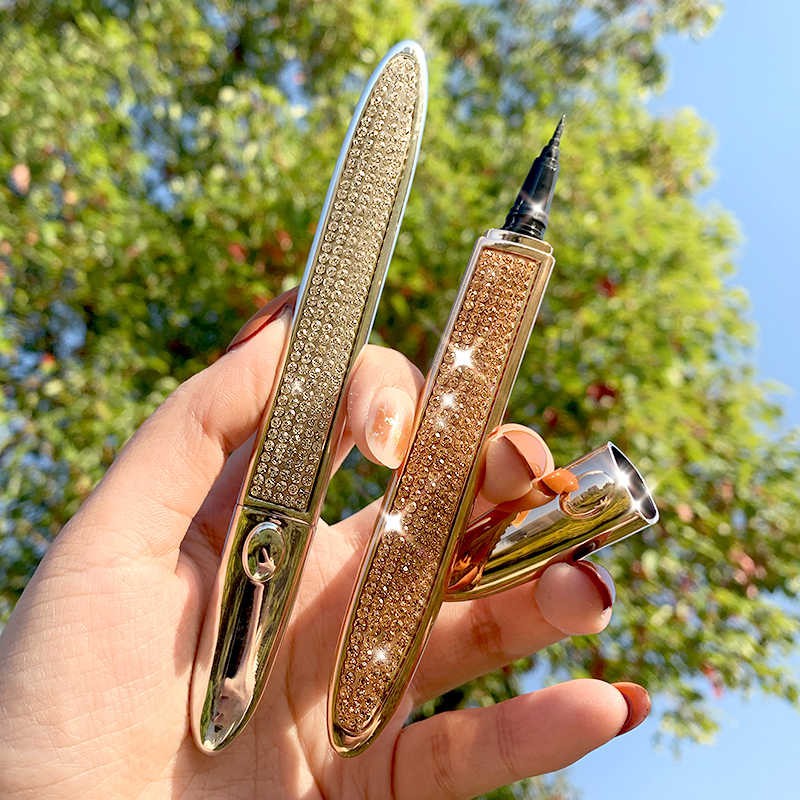 Bút kẻ mắt nước siêu mảnh chống trôi đính đá hojo