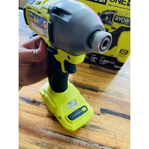 Máy bắn vít Ryobi HP