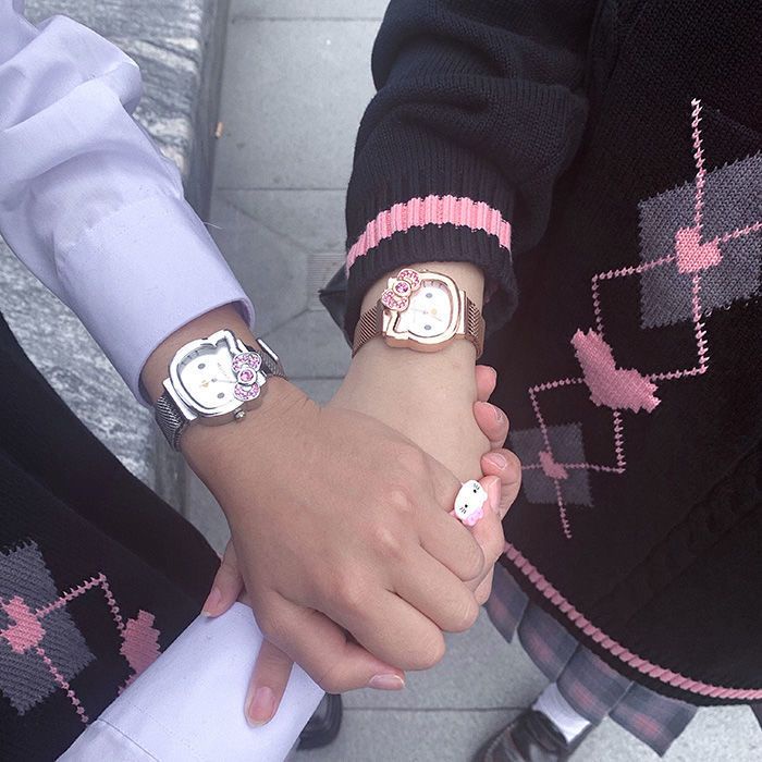 Đồng Hồ Đeo Tay Xiaohongshu Hình Hello Kitty Đính Đá Xinh Xắn