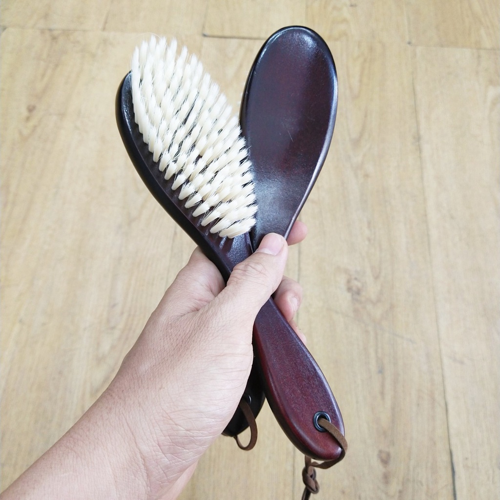 Chổi phủi tóc barber chuyên nghiêp cán gỗ đen lông mềm mịn