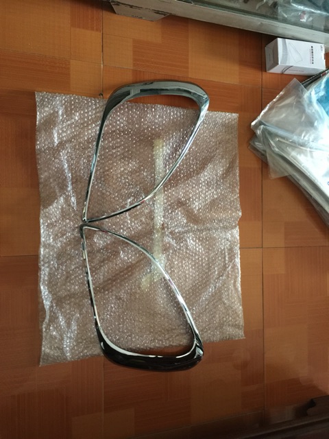 Viền đèn pha ma kia carens