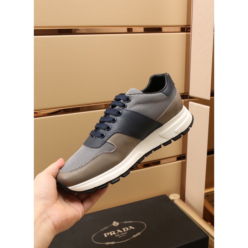 Giày thể thao nam cao cấp PRADA thiết kế đơn giản và thanh lịch nhưng vẫn mang đến sự trẻ trung và năng động