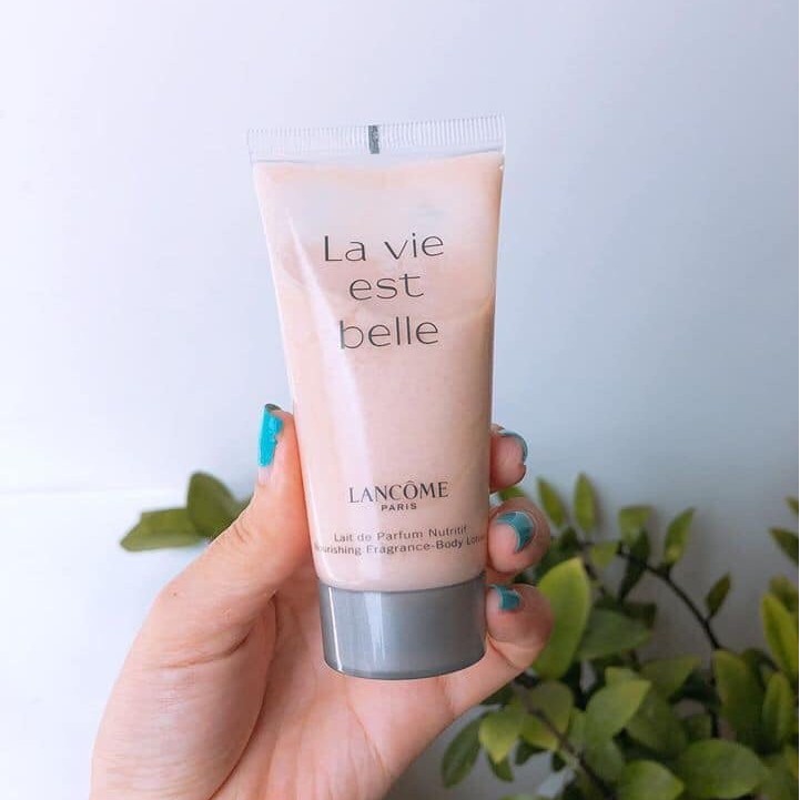 Dưỡng thể hương nước hoa Lancome LA VIE EST BELLE 50ml