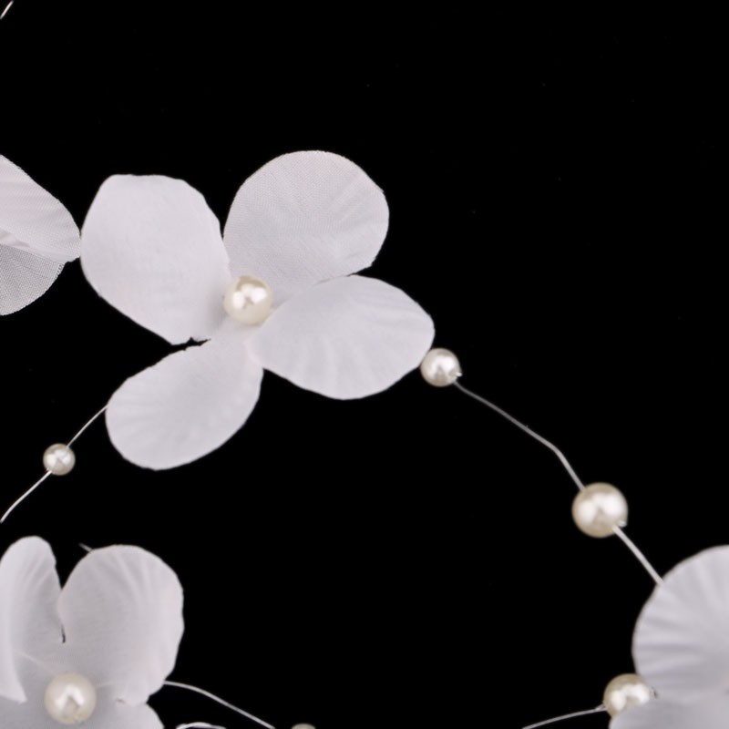 Cài tóc hoa đính hạt phong cách Hàn Quốc cho cô dâu