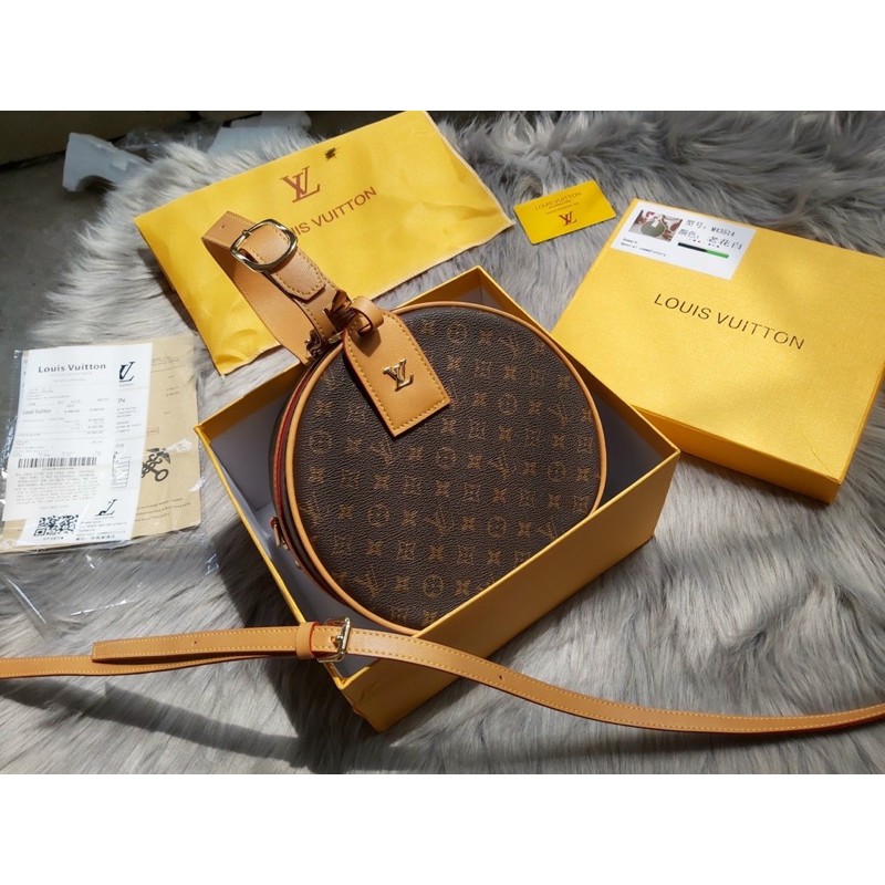 Túi quai xách tròn khoá bấm