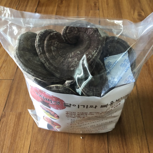 NẤM LINH CHI BÀO TỬ NÚI ĐÁ CÓ CHÂN CÒN NGUYÊN PHẤN HÀN QUỐC 1kg | BigBuy360 - bigbuy360.vn