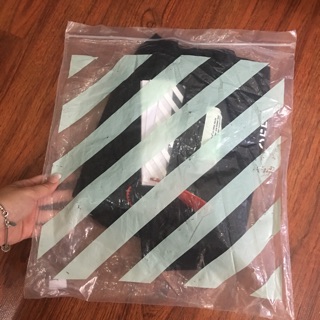 Áo off white