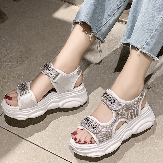 Giày sandal kim tuyến Supre đế gấu