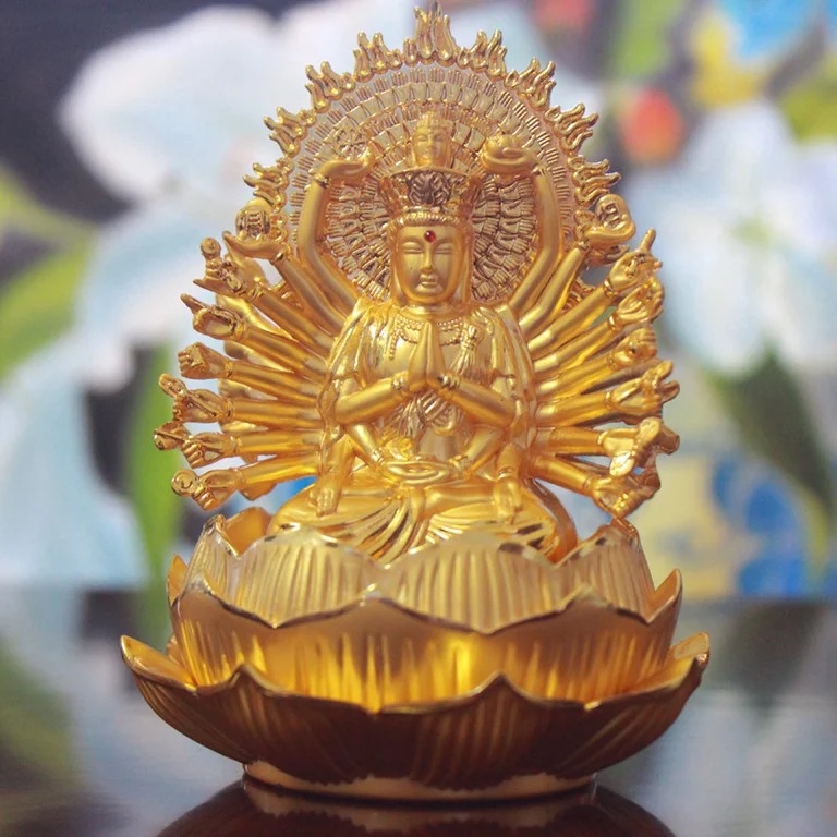 Tượng Phật Bà Quan Âm Nghìn Tay Đặt Taplp Ô Tô Sang Trọng