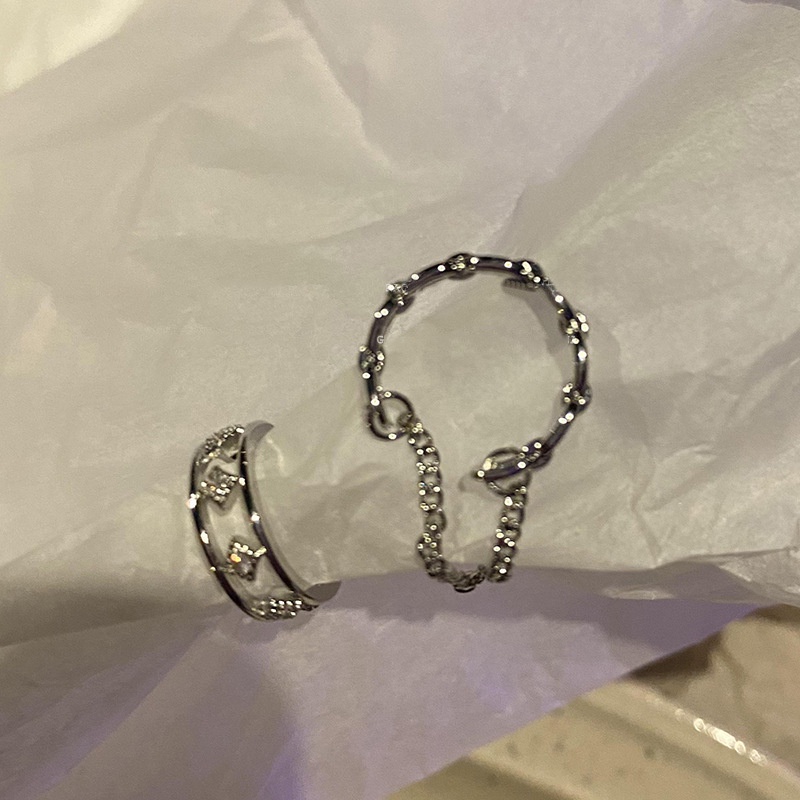 Bộ Hai Khuyên Tai Kẹp Vành Tai Không Đối Xứng Đính Đá Zircon Hình Chữ Thập Ngôi Sao Phối Dây Xích Thời Trang Cá Tính Dành Cho Bạn Nữ