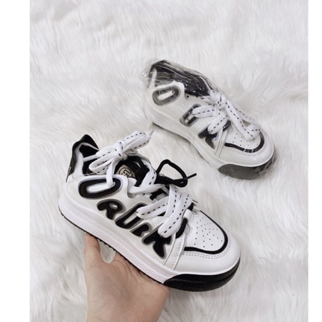 Giày thể thao nữ chữ abin