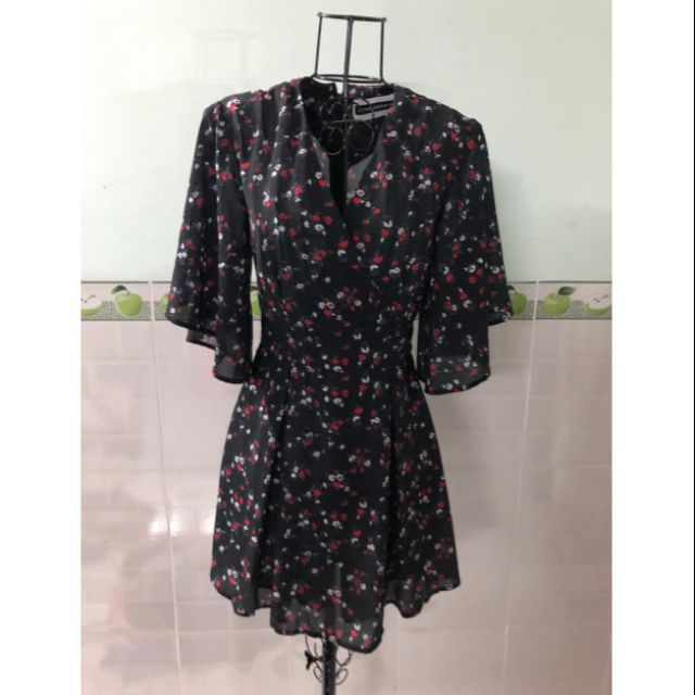 Tặng Đầm voan hoa mới