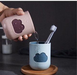 Cốc nước hình đám mây