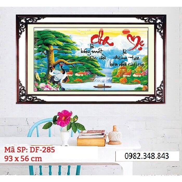 Tranh đính đá cha mẹ. Tranh gắn đá chưa gắn.