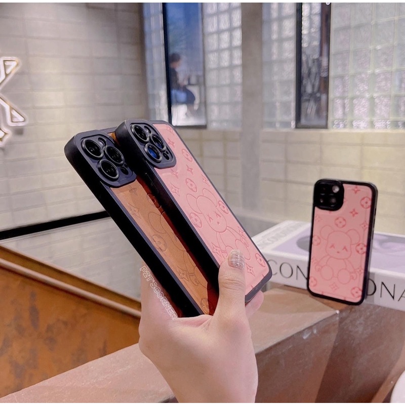 Ốp lưng Iphone bearbrick LV da
