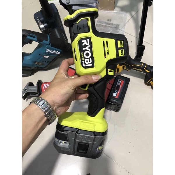 Cưa kiếm ryobi HP 18v