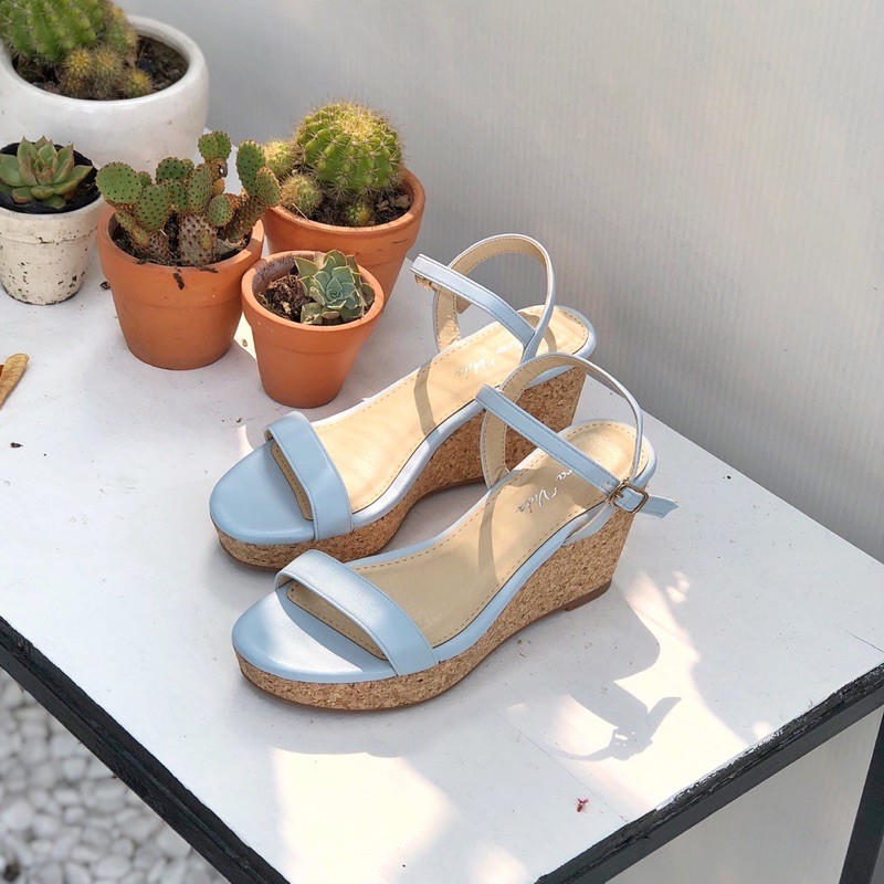 Sandal nữ đế xuồng thời trang quai chéo đế cao 7cm (Mã SP: SDVML049)