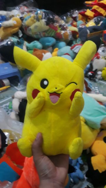 Bạn pikachu nhồi bông