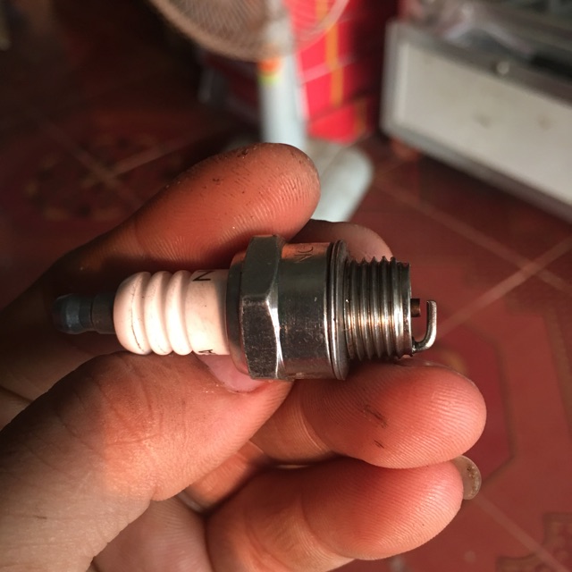Bugi Máy Cắt Cỏ 2T NGK