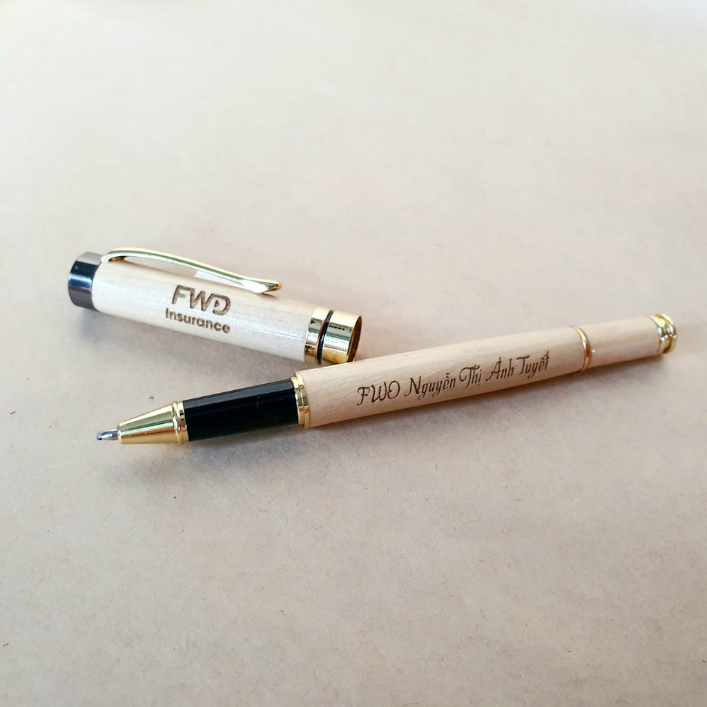 Bút gỗ khắc tên, logo theo yêu cầu, lên file thiết kế miễn phí