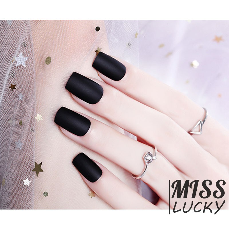 Bộ móng tay giả màu đen trơn quyến rũ ấn tượng