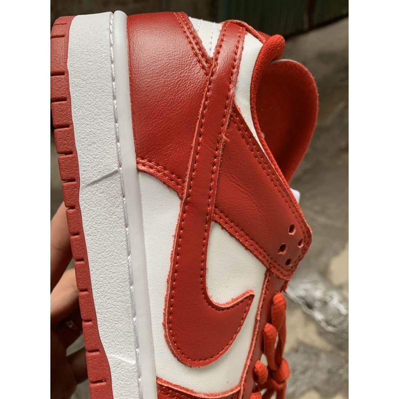 Giày thể thao SB đỏ trắng mang hằng ngày