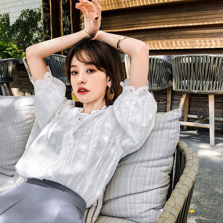 Áo cotton cổ chữ v màu trắng dễ thương cho nữ