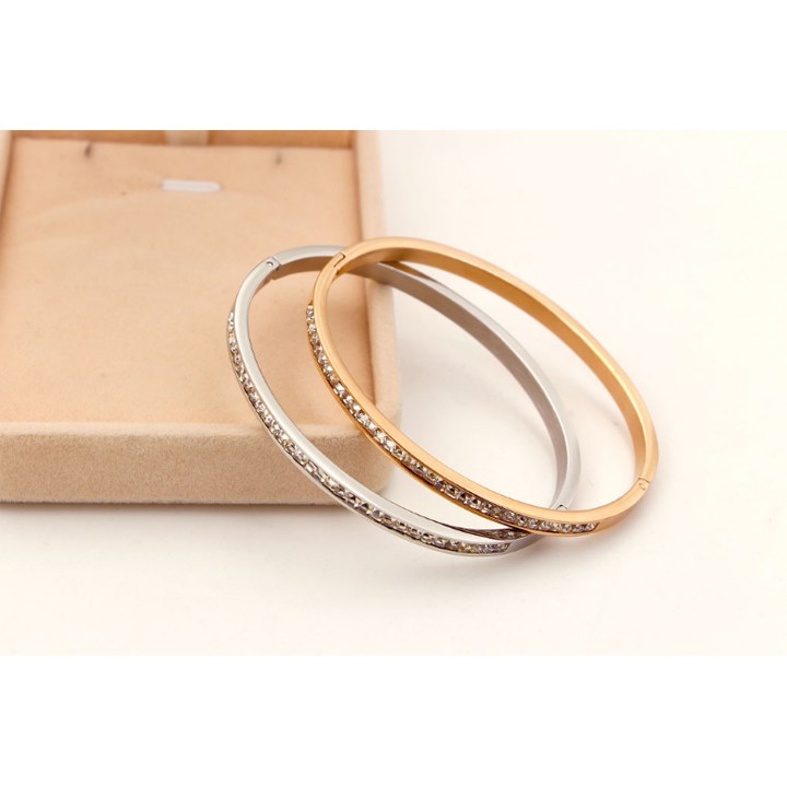 Vòng tay nữ titan cao cấp đính 1 hàng đá vuông khóa gài siêu đẹp, bền màu, hợp thời trang