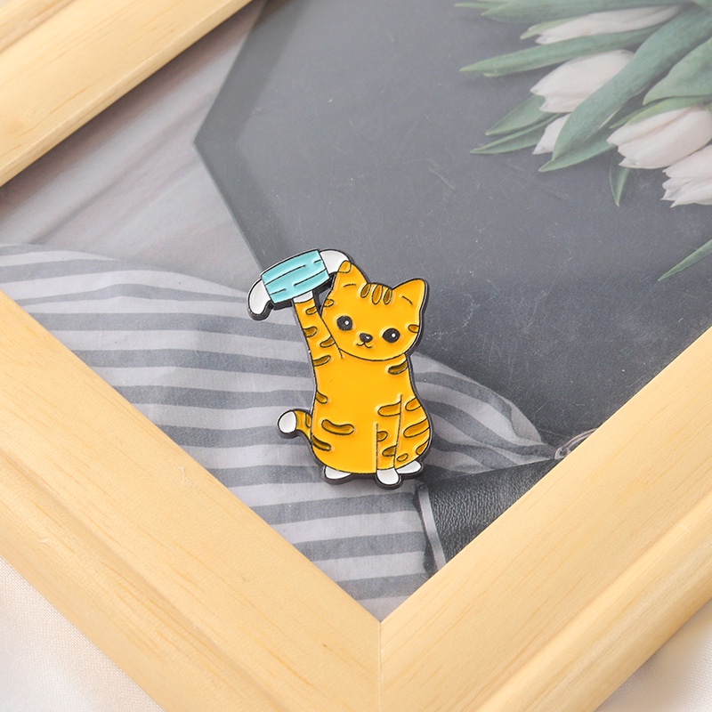 Huy Hiệu Cài Áo Hình Mèo Đeo Mặt Nạ Dễ Thương
