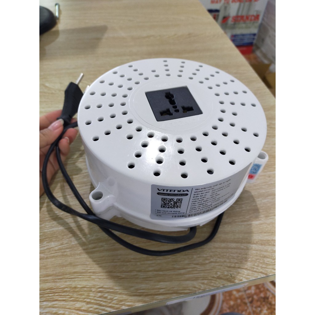 BIẾN ÁP ĐỔI NGUỒN VITENDA 1000VA CHO MÁY HÚT ẨM TỪ 220V SANG 110V