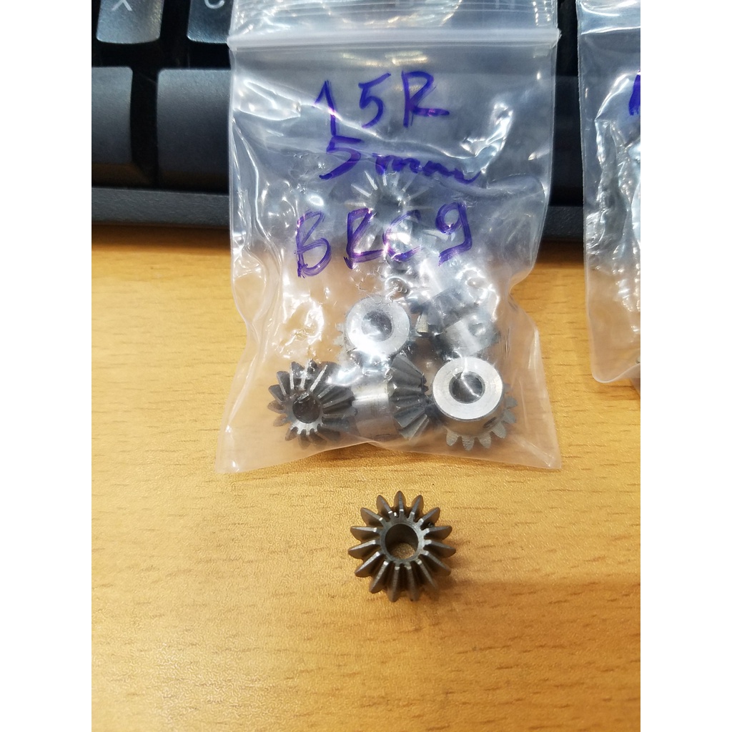 Bánh răng côn kim loại 15 răng lỗ 6.35mm 6mm 5mm truyền động 90 độ,giá bán 1 cái
