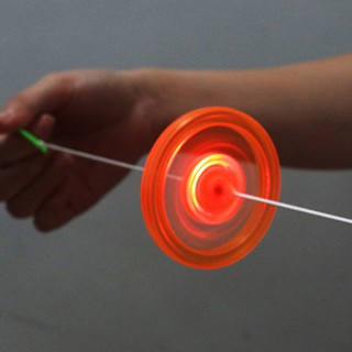 Đồ chơi bánh đà kéo dây trang trí LED sáng tạo cho bé