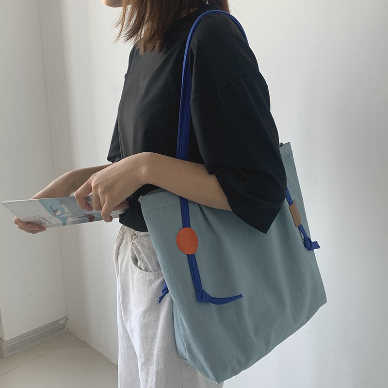 Túi tote bằng nylon canvas chống nước cỡ lớn dành cho nữ