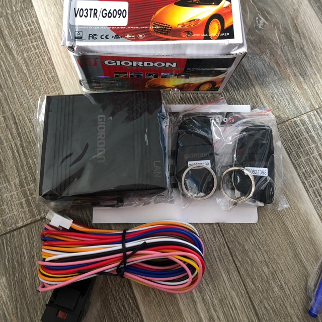 Phụ tùng ô tô/ 1 bộ khiển cửa VO3TR/G6090-12V 24v khóa cửa