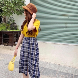 Set áo thun mix chân váy kẻ