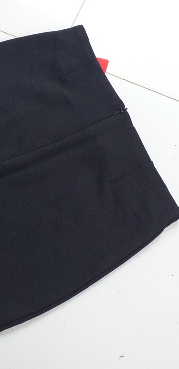 Chân váy bút chì dài kéo khoá xẻ sau umi | BigBuy360 - bigbuy360.vn