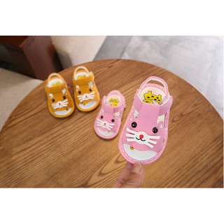 Sandal tập đi hình râu mèo cho bé gái có kèn